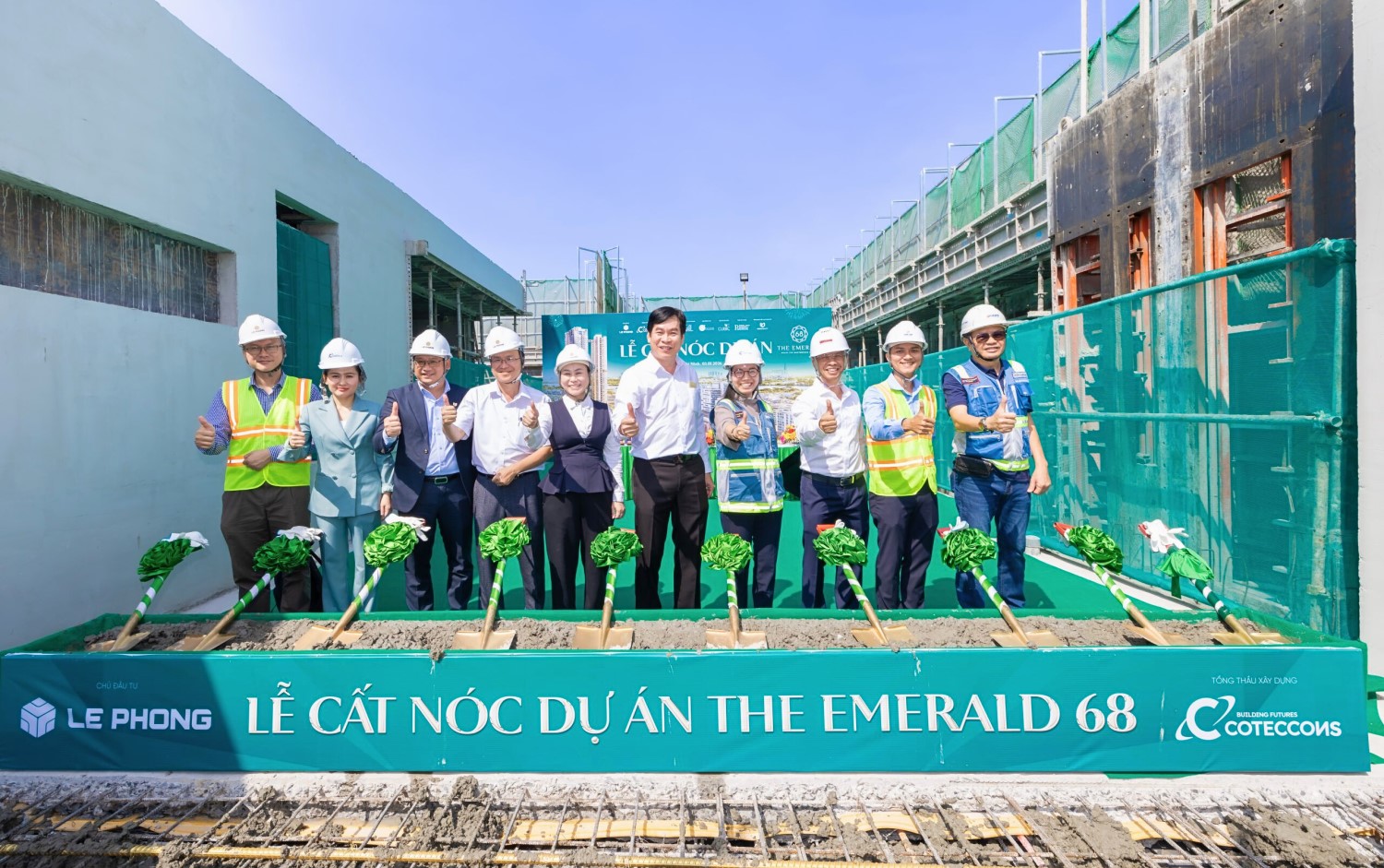 Buổi lễ đặt viên móng mái của dự án The Emerald tại địa chỉ 68, ngày 03 tháng 01 năm 2026.